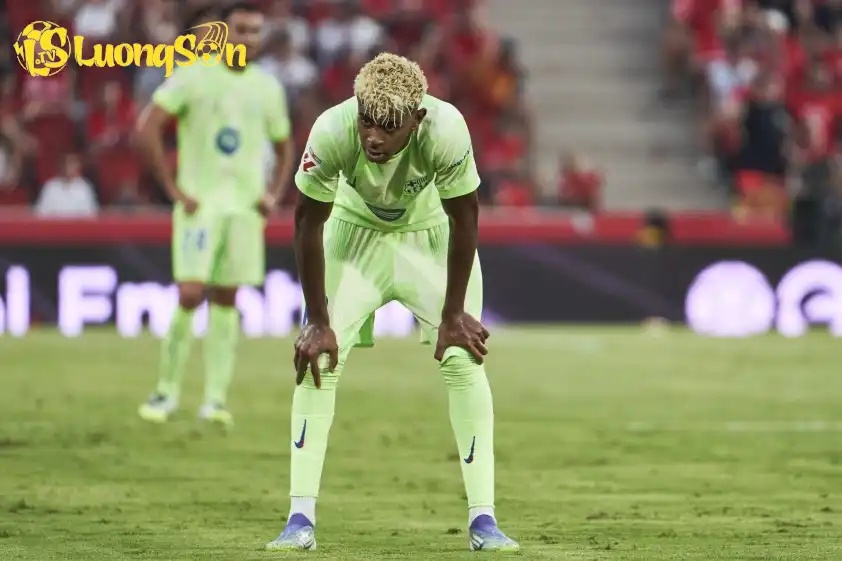 Lamine Yamal không thể thi đấu vì chấn thương.