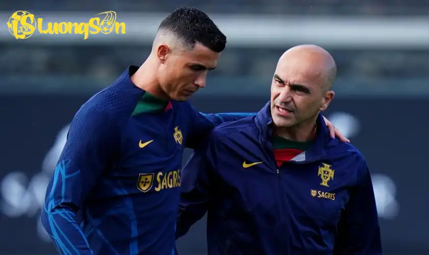 HLV Roberto Martínez hết lời khen ngợi Ronaldo (Ảnh: GOAL).
