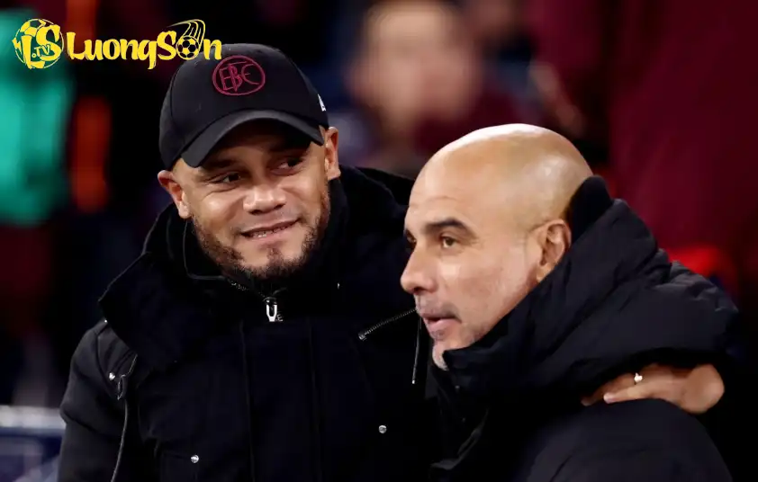 Vincent Kompany được xem là ứng viên nặng ký nhất cho vị trí ghế nóng tại Man City trong trường hợp Pep Guardiola rời đi Vincent Kompany được xem là ứng viên nặng ký nhất cho vị trí ghế nóng tại Man City trong trường hợp Pep Guardiola rời đi
