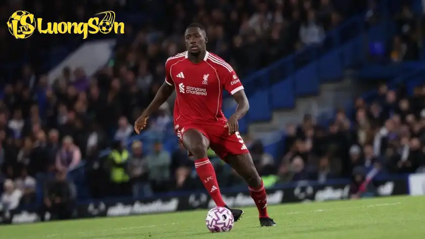 Konate buộc phải rời sân sớm ở phút 56 (Ảnh: Liverpool Lookout).