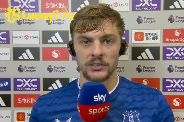 Drewsbury-Hall cho biết không khí toàn đội vẫn vô cùng tích cực dù cho phải chơi thiếu người. Drewsbury-Hall cho biết không khí toàn đội vẫn vô cùng tích cực dù cho phải chơi thiếu người.