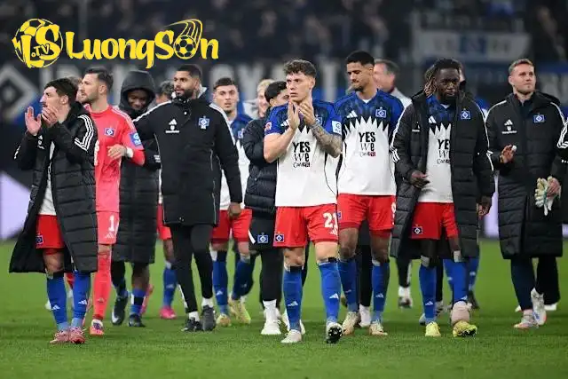 Trận cầu đôi công hấp dẫn Trận cầu đôi công hấp dẫn