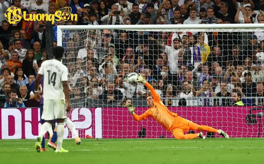 Szczęsny là cầu thủ Barca chơi hay nhất trước Real Szczęsny là cầu thủ Barca chơi hay nhất trước Real