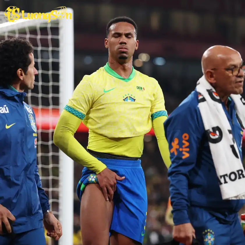 Arsenal tan hoang hàng thủ khi Gabriel và Calafiori dính chấn thương