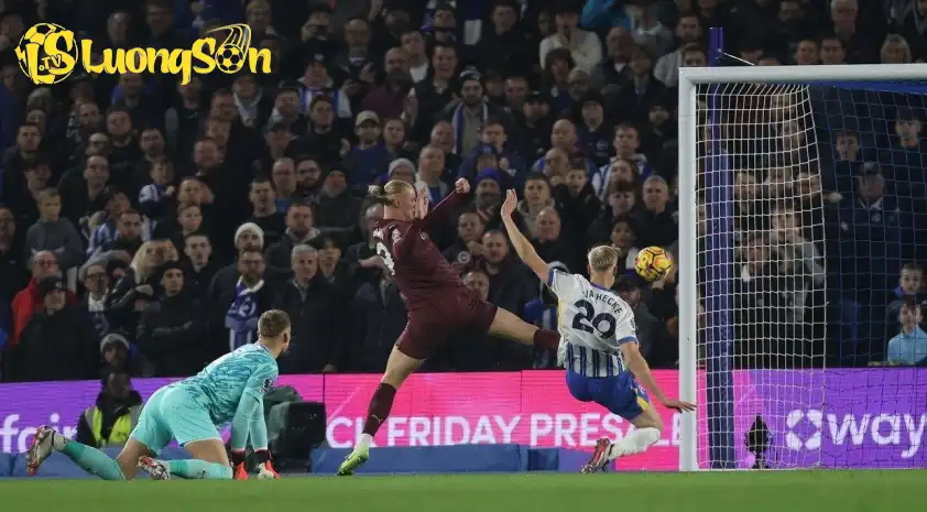 Tiền đạo người Na Uy đang hướng tới cột mốc 100 bàn thắng tại Ngoại hạng Anh Tiền đạo người Na Uy đang hướng tới cột mốc 100 bàn thắng tại Ngoại hạng Anh