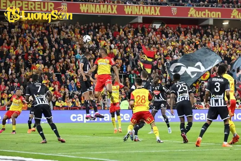 Đội khách mạnh hơn Đội khách mạnh hơn