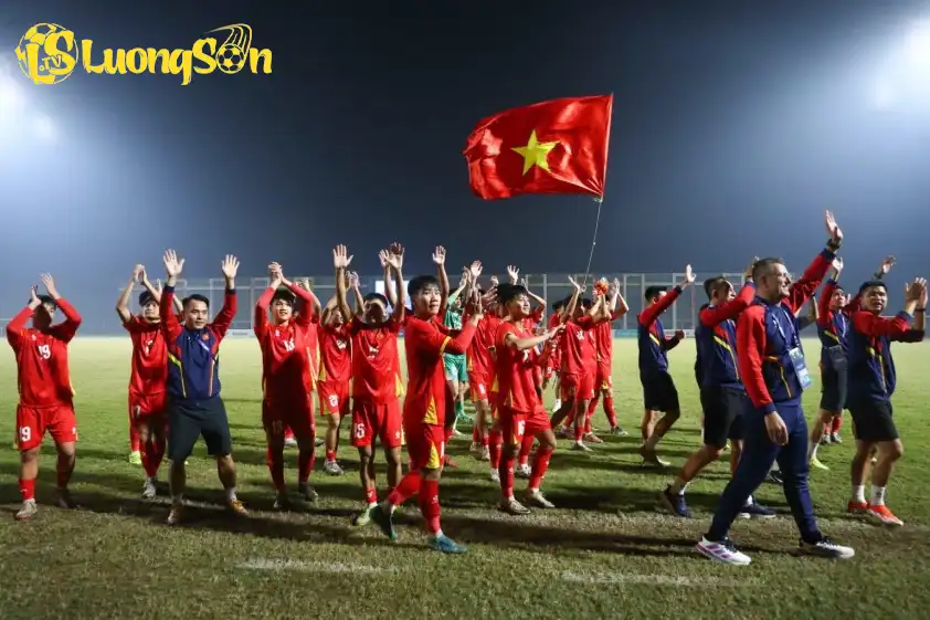 Bóng đá Việt Nam đang có một lứa cầu thủ trẻ đầy tài năng và bản lĩnh Bóng đá Việt Nam đang có một lứa cầu thủ trẻ đầy tài năng và bản lĩnh.